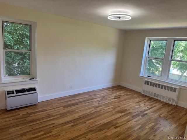 #14 photo, 250 W Merrick Road, ナッソー郡 Freeport , NY 11520