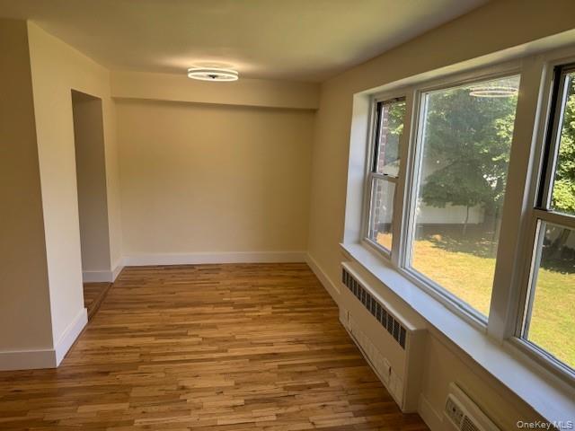 #20 photo, 250 W Merrick Road, ナッソー郡 Freeport , NY 11520