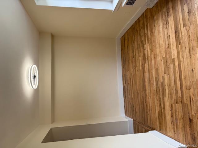 #4 photo, 250 W Merrick Road, ナッソー郡 Freeport , NY 11520