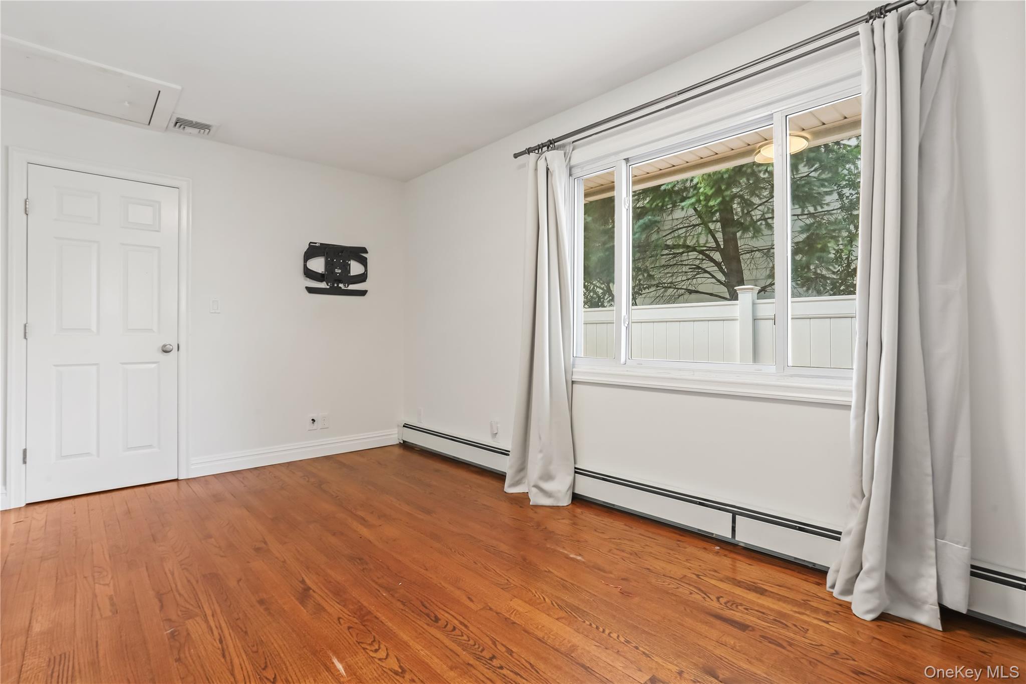 #19 photo, 451 Bellevue Avenue, Yonkers , NY 10703