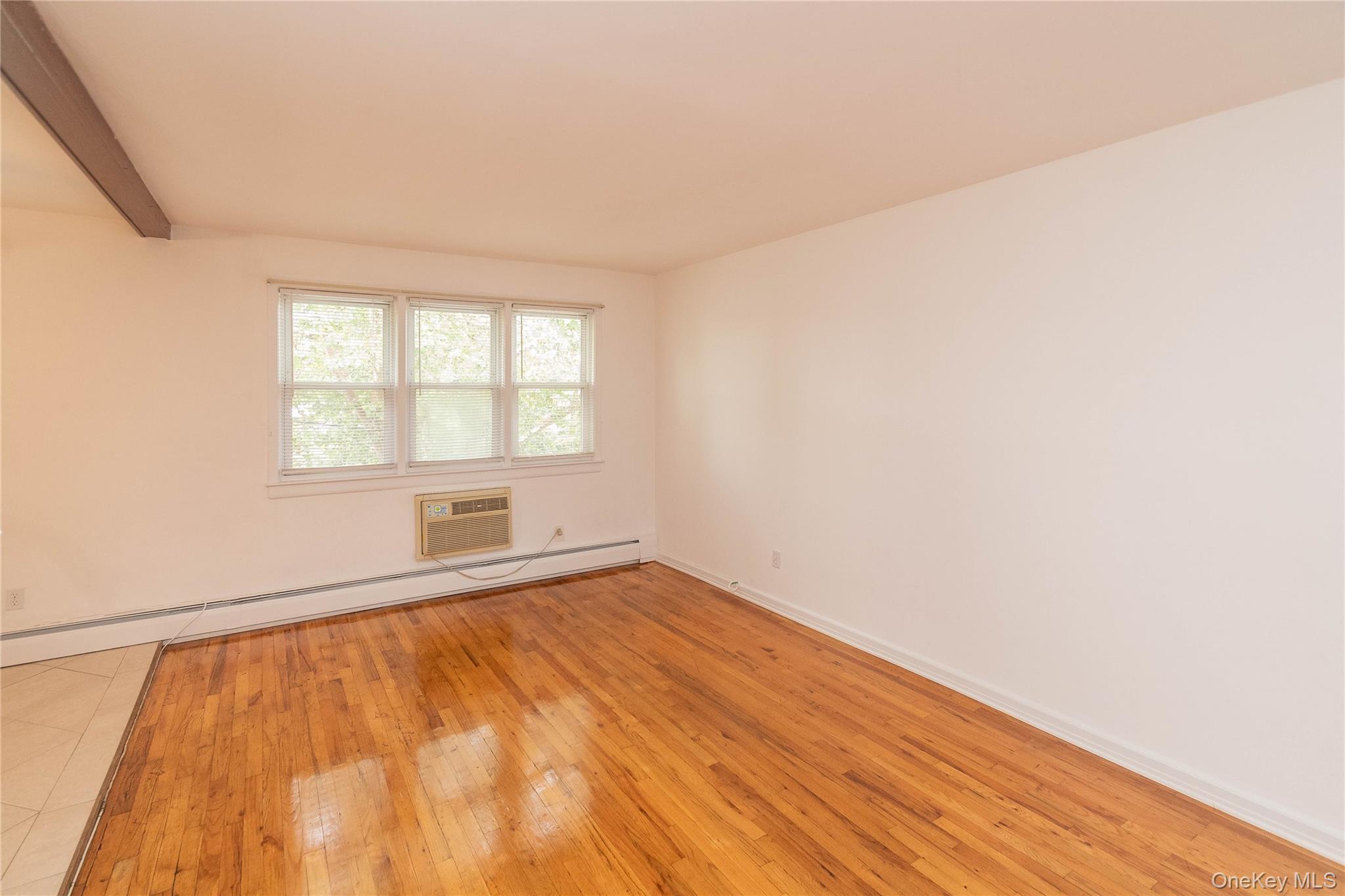 #7 photo, 926 Vincent Avenue, Bronx , NY 10465