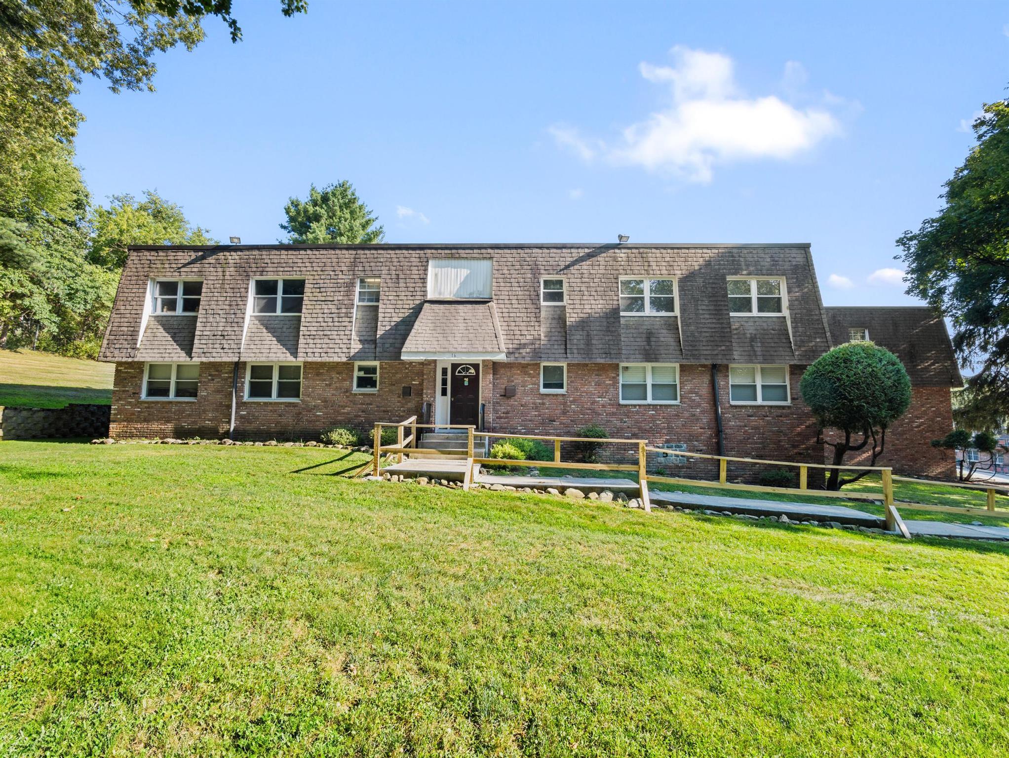 #1 photo, 16 Crescent Drive, Thiells , NY 10984