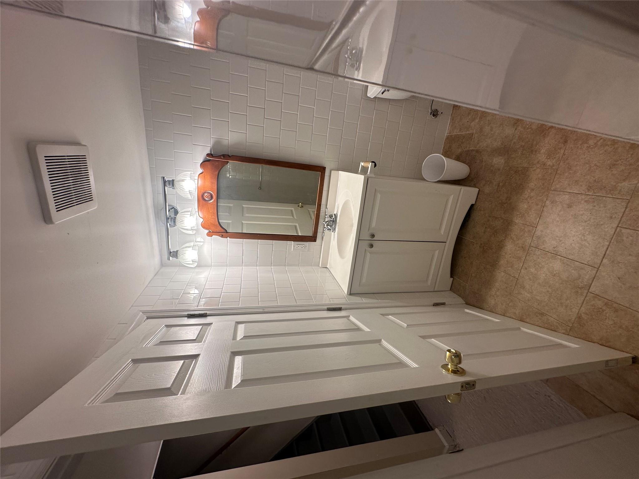 #15 photo, 30 E Parmenter Street, Newburgh , NY 12550