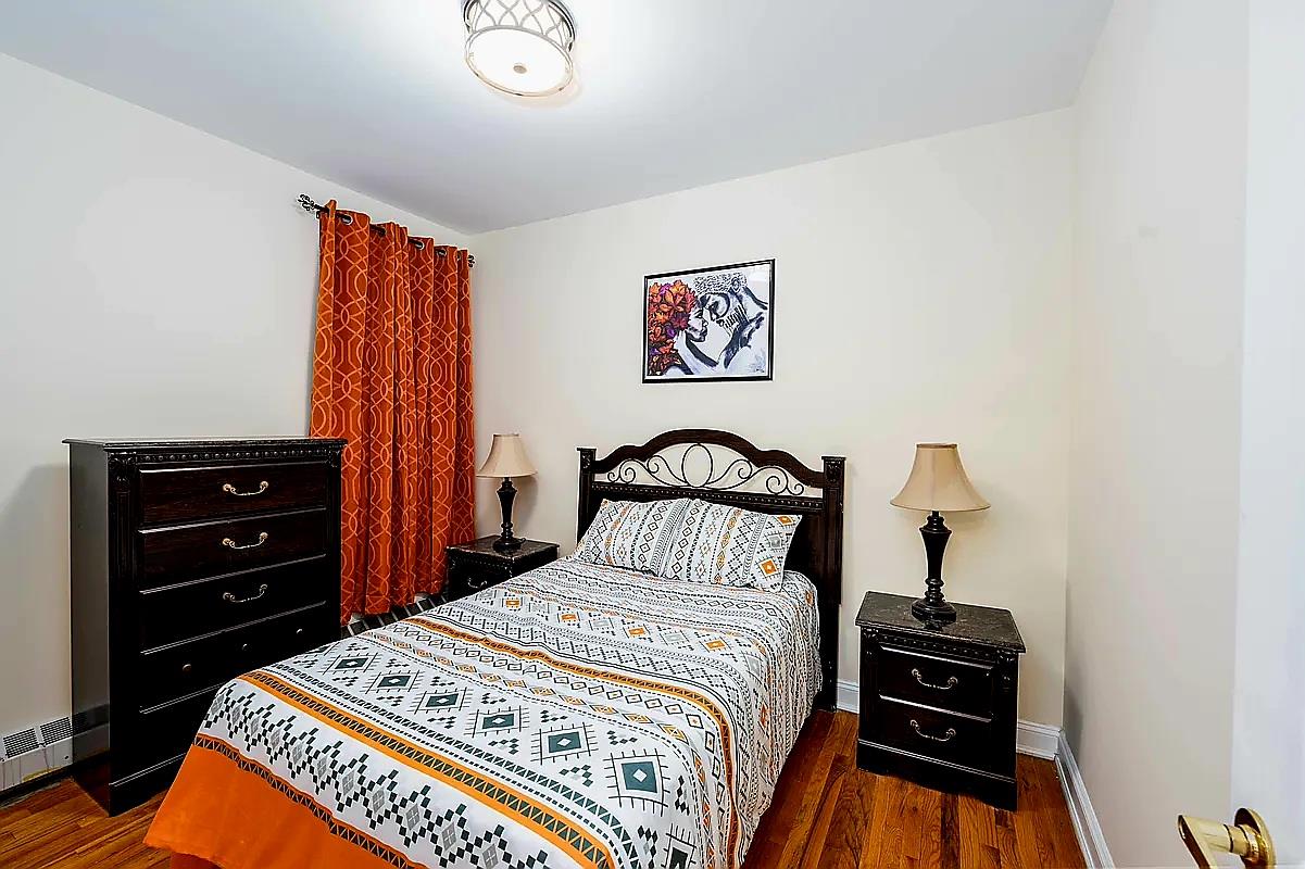 #4 photo, 2460 Adam Clayton Powell Jr. Boulevard, マンハッタン New York (Manhattan) , NY 10030