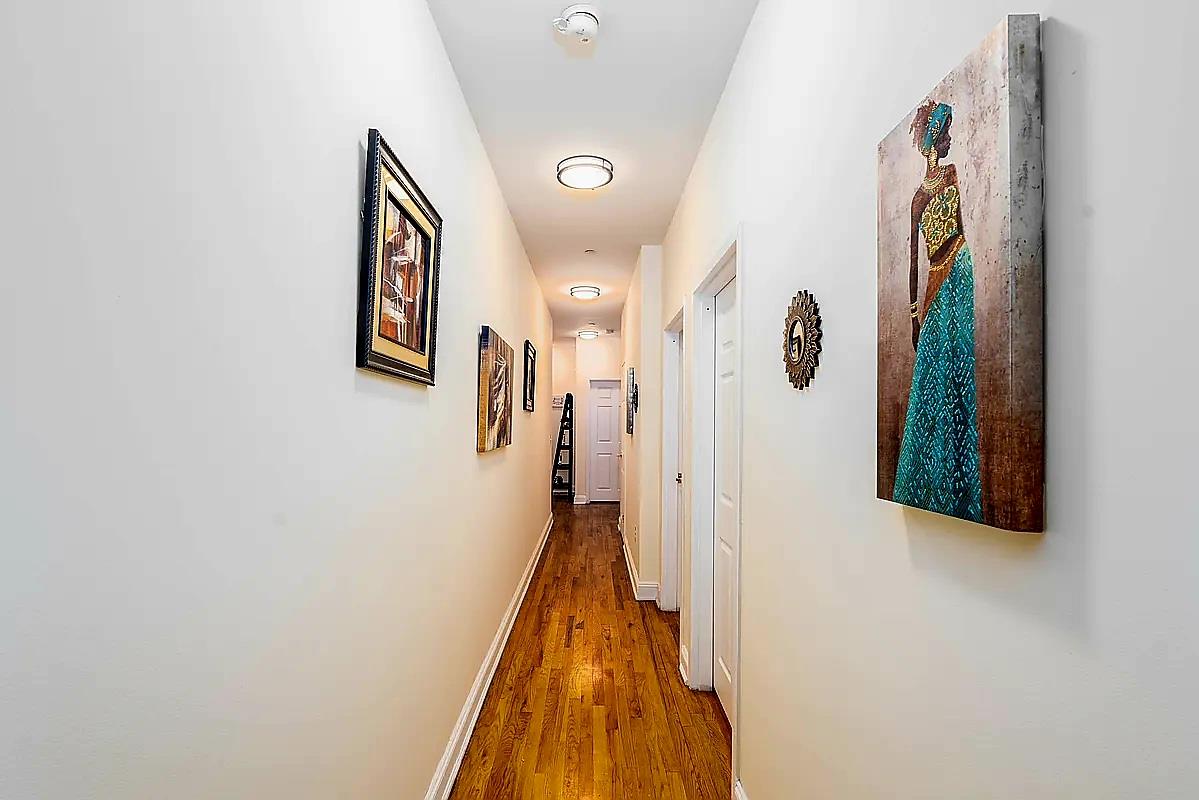 #7 photo, 2460 Adam Clayton Powell Jr. Boulevard, マンハッタン New York (Manhattan) , NY 10030