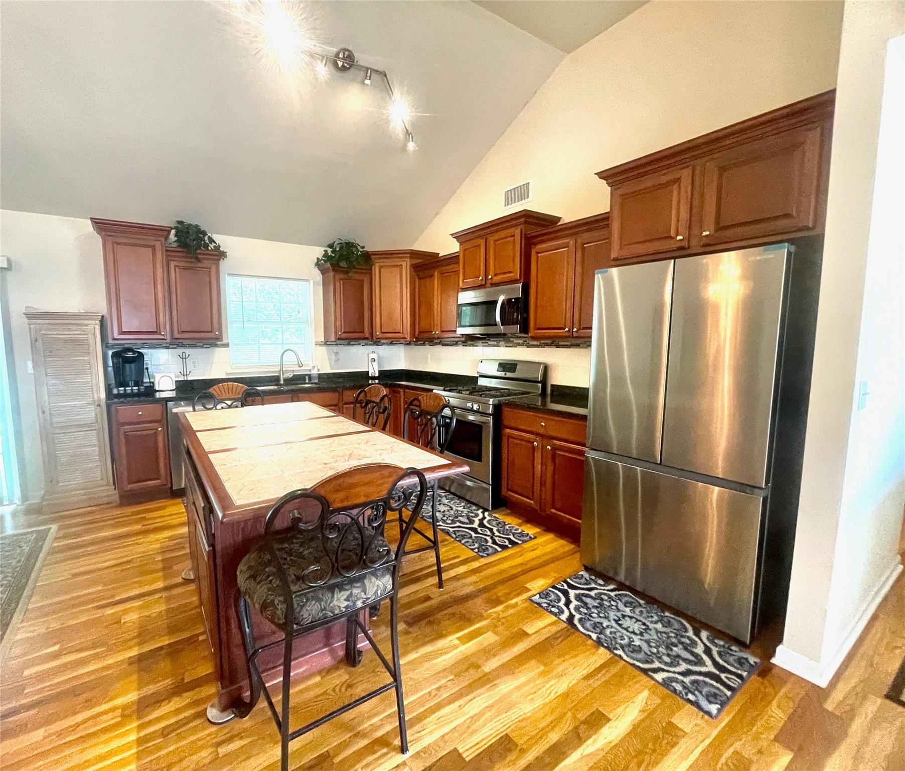 #6 photo, 24 3rd Street, Middletown , NY 10940