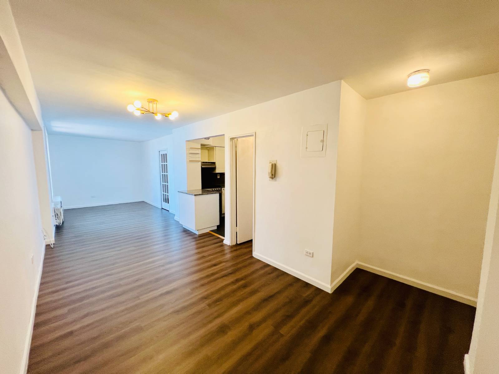 #2 photo, 41-31 51st Street, #7M, クイーンズ区 Woodside , NY 11377