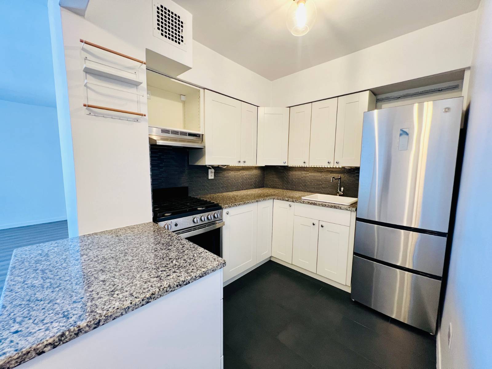 #5 photo, 41-31 51st Street, #7M, クイーンズ区 Woodside , NY 11377