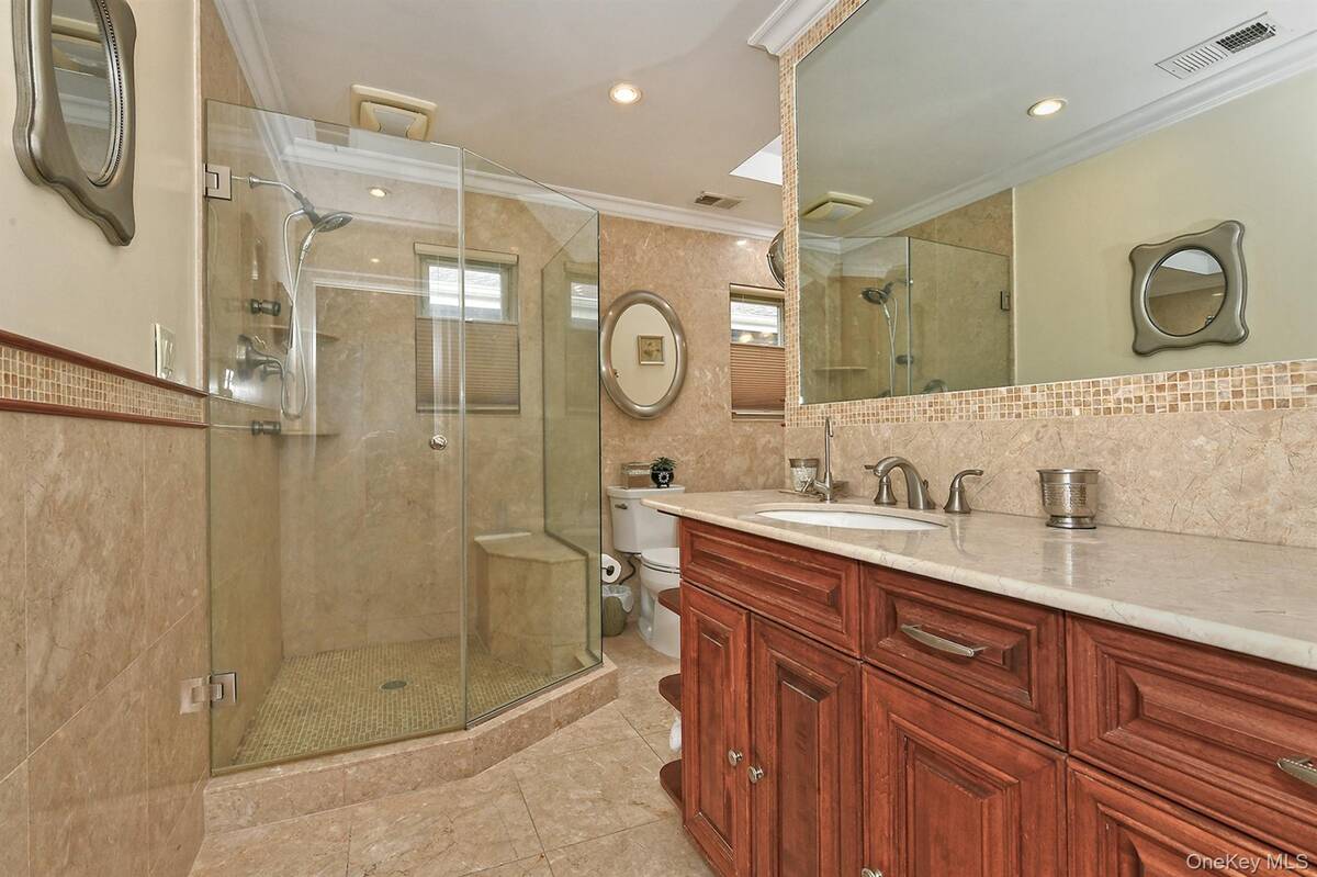 #14 photo, 226 Oakview Avenue, Oceanside , NY 11572