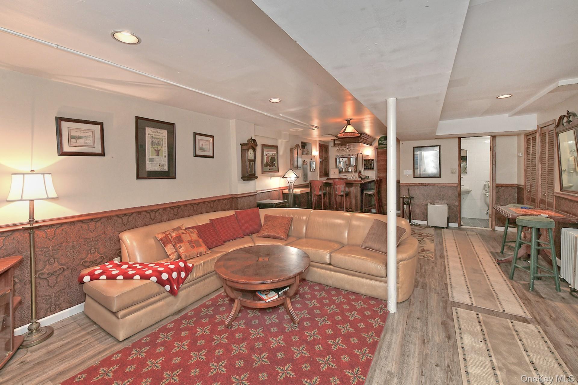 #21 photo, 226 Oakview Avenue, Oceanside , NY 11572