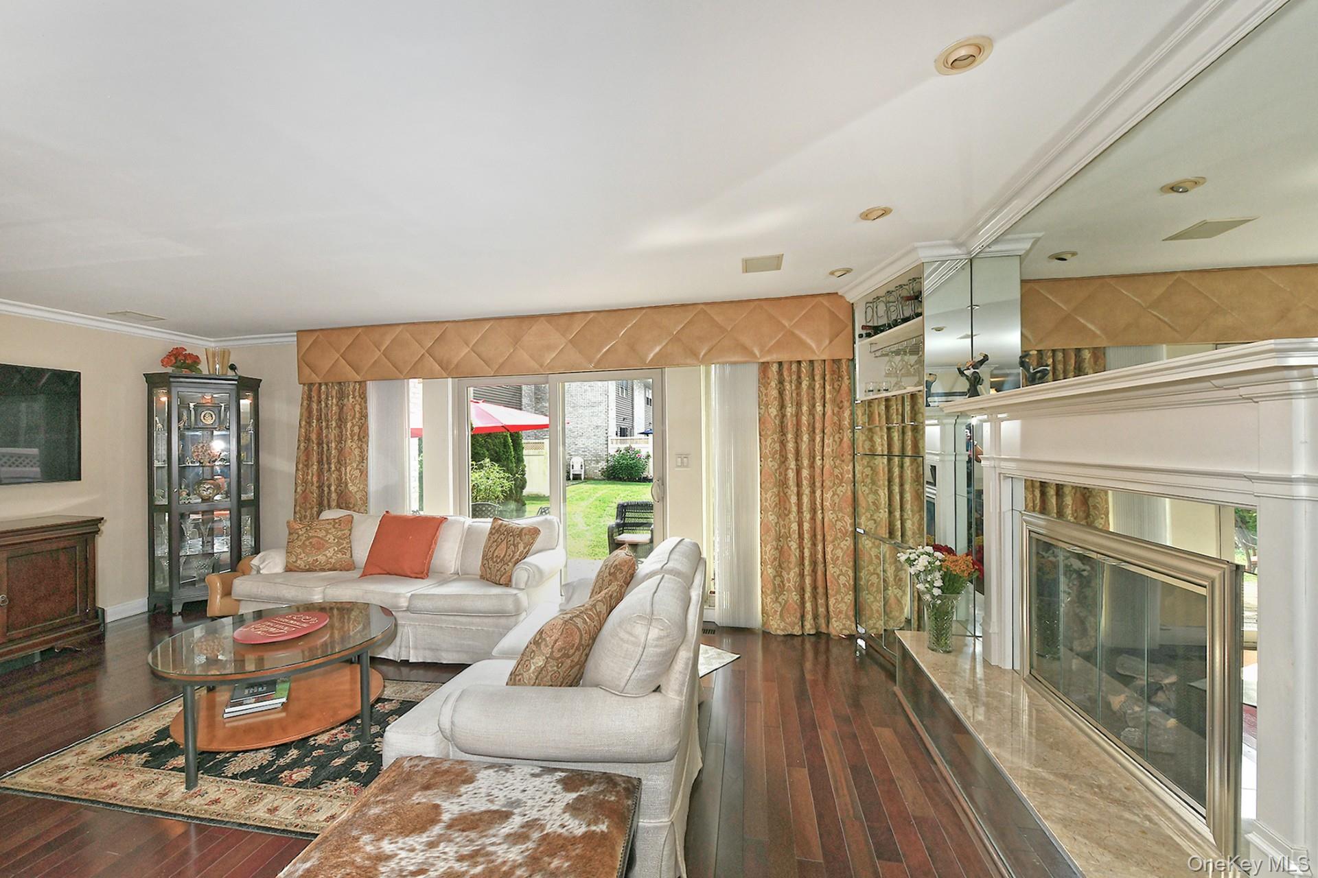 #7 photo, 226 Oakview Avenue, Oceanside , NY 11572