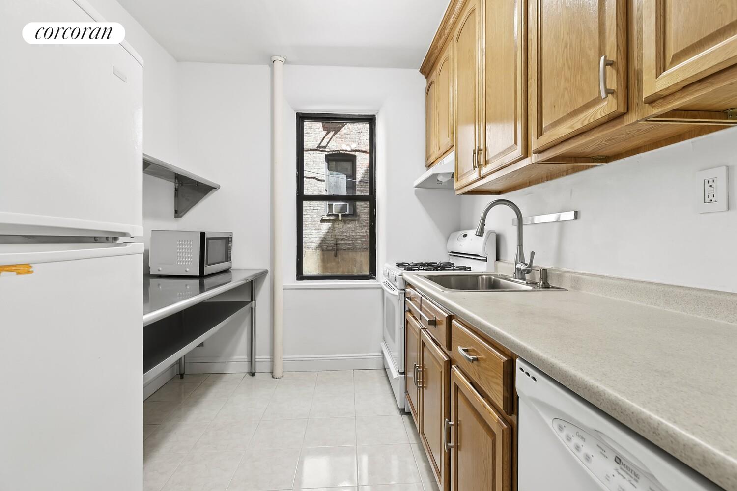 #9 photo, 30-83 CRESCENT Street, クイーンズ区 Astoria , NY 11102