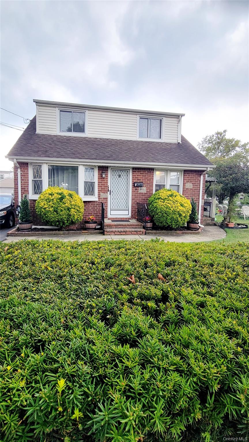 #1 photo, 7 E Jefferson Avenue, Mineola , NY 11501