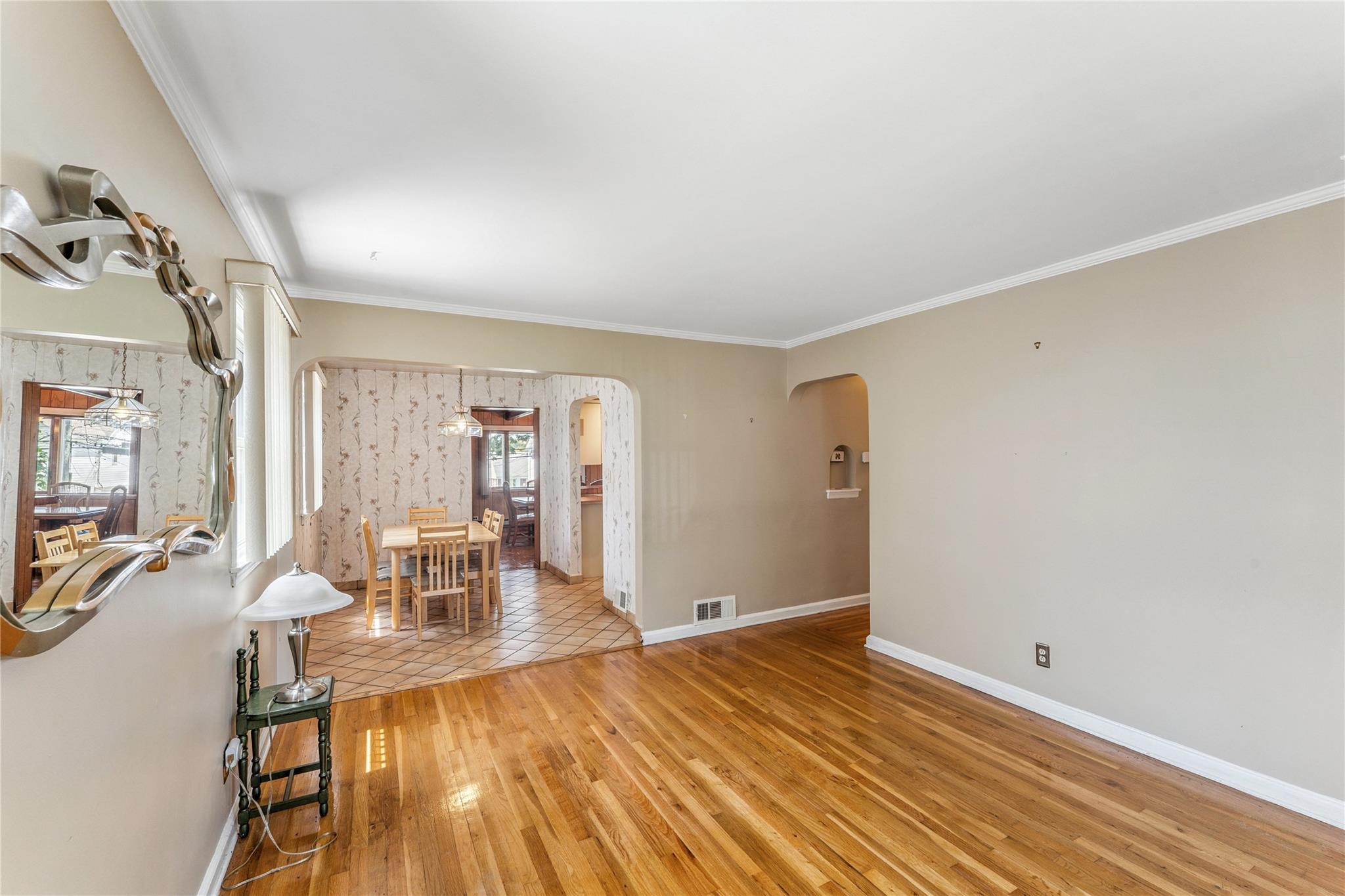#2 photo, 248 Cushing Avenue, ナッソー郡 Williston Park , NY 11596