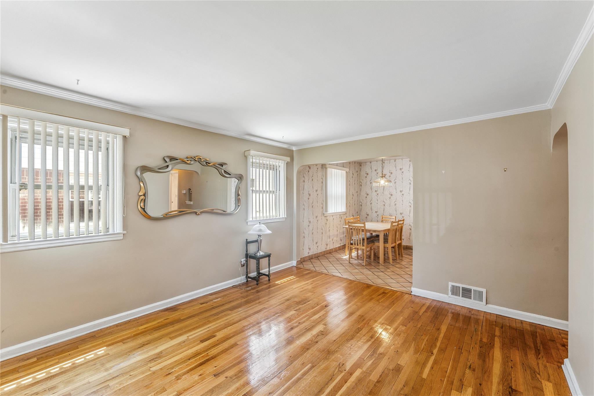 #3 photo, 248 Cushing Avenue, ナッソー郡 Williston Park , NY 11596