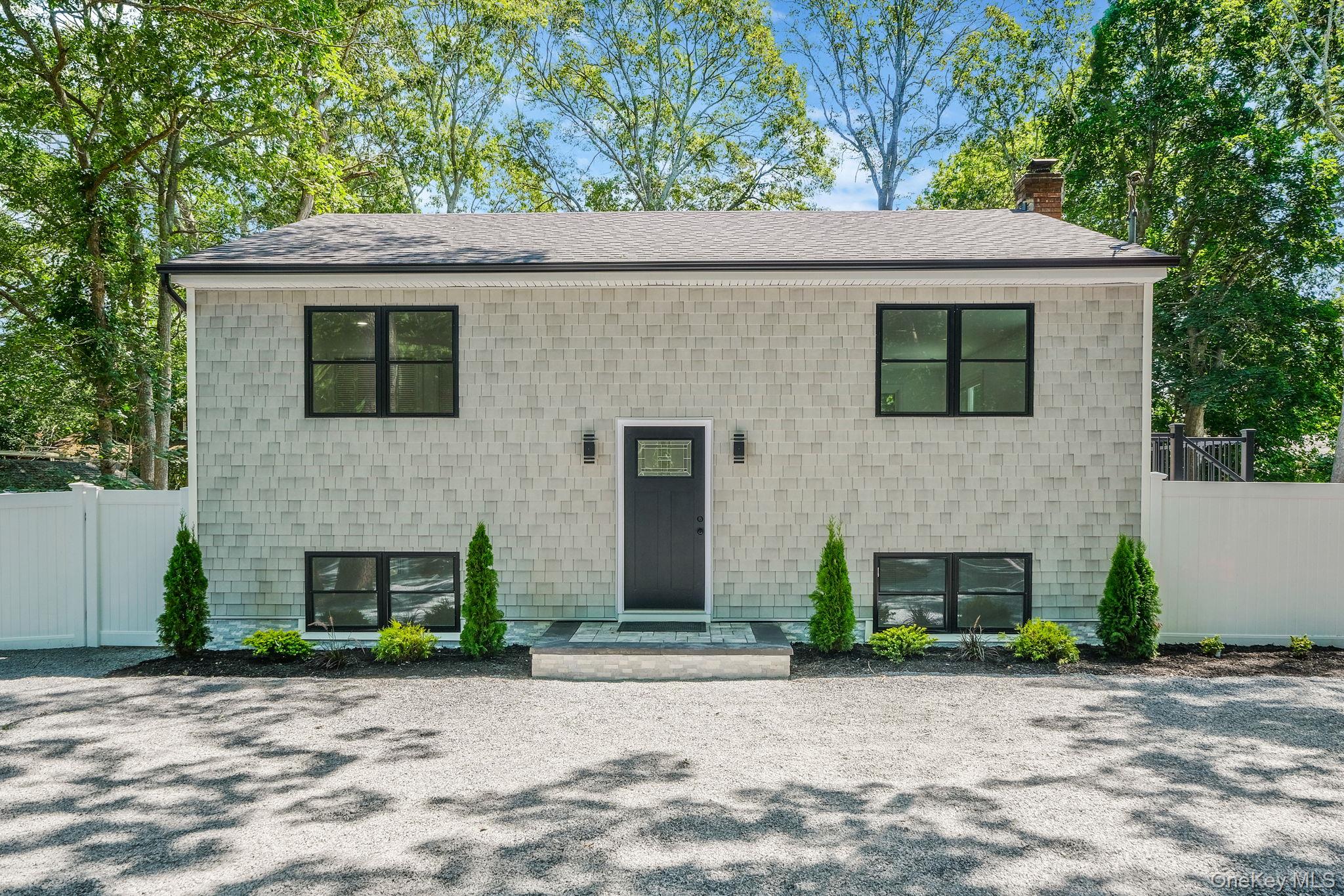 #1 photo, 38 Columbia, サフォーク郡 Westhampton , NY 11977