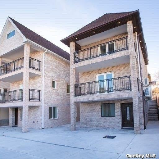 #4 photo, 715 College Place, クイーンズ区 College Point , NY 11356