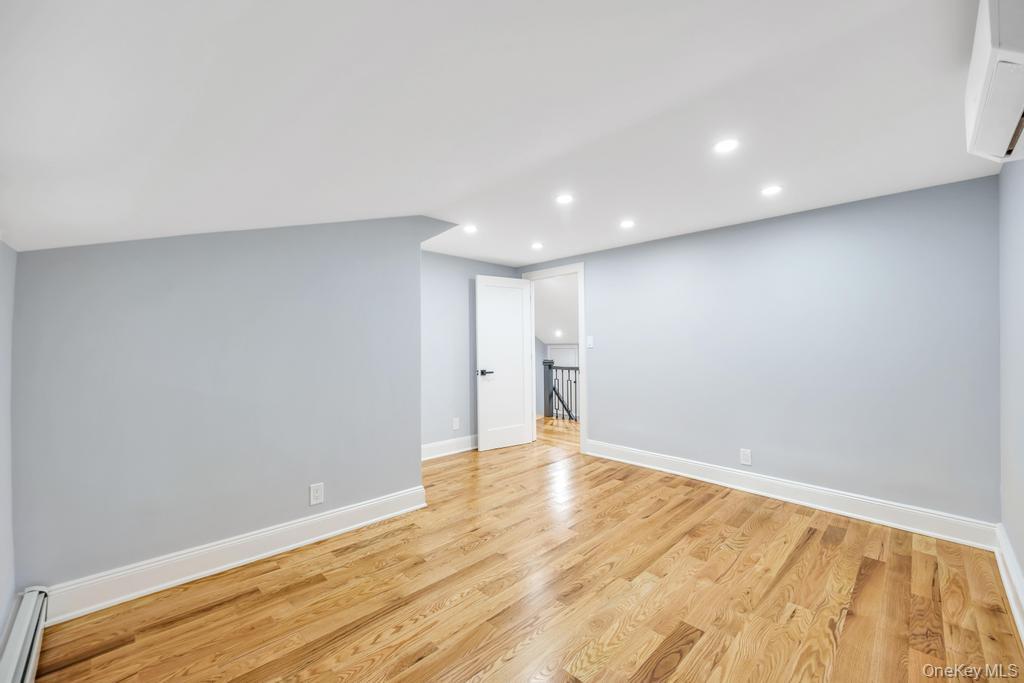 #13 photo, 15 Superior Road, ナッソー郡 Floral Park , NY 11001