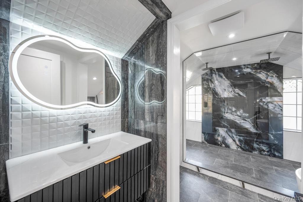 #15 photo, 15 Superior Road, ナッソー郡 Floral Park , NY 11001