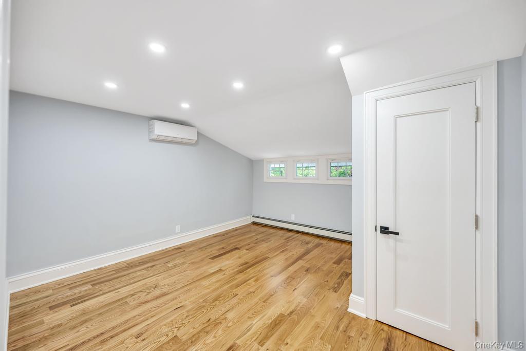 #17 photo, 15 Superior Road, ナッソー郡 Floral Park , NY 11001