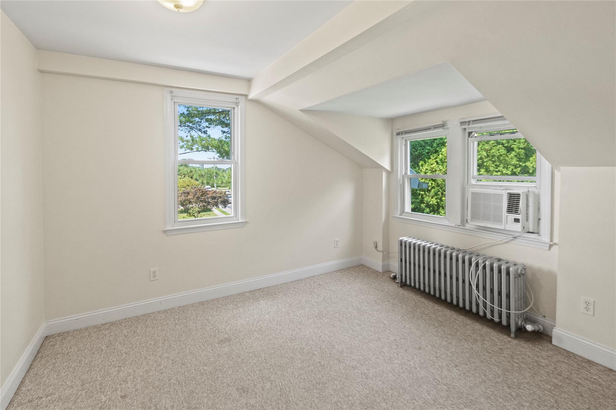 #10 photo, 76 Elm Avenue, Glen Cove , NY 11542