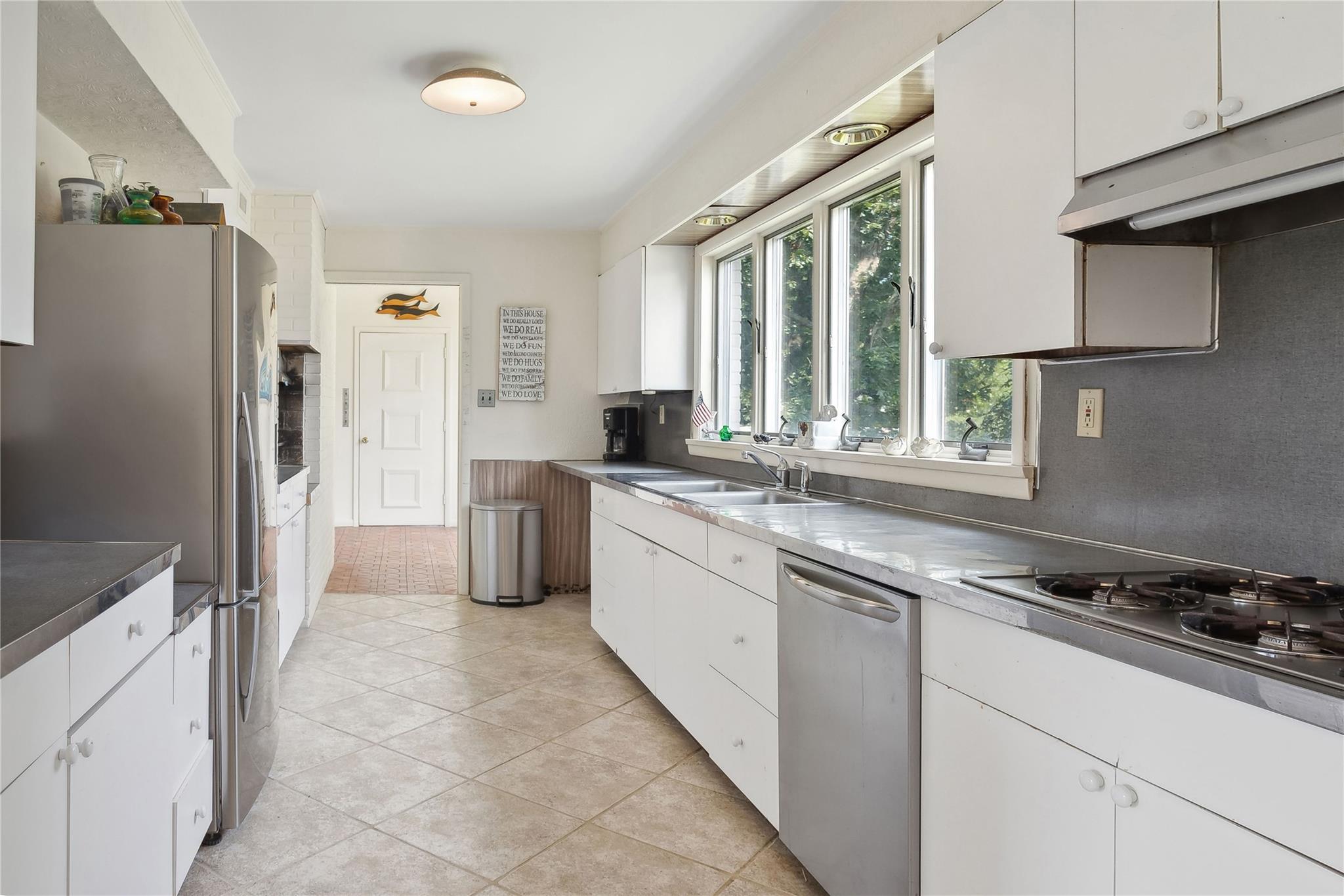 #12 photo, 33 Beach Road, サフォーク郡 Laurel , NY 11948