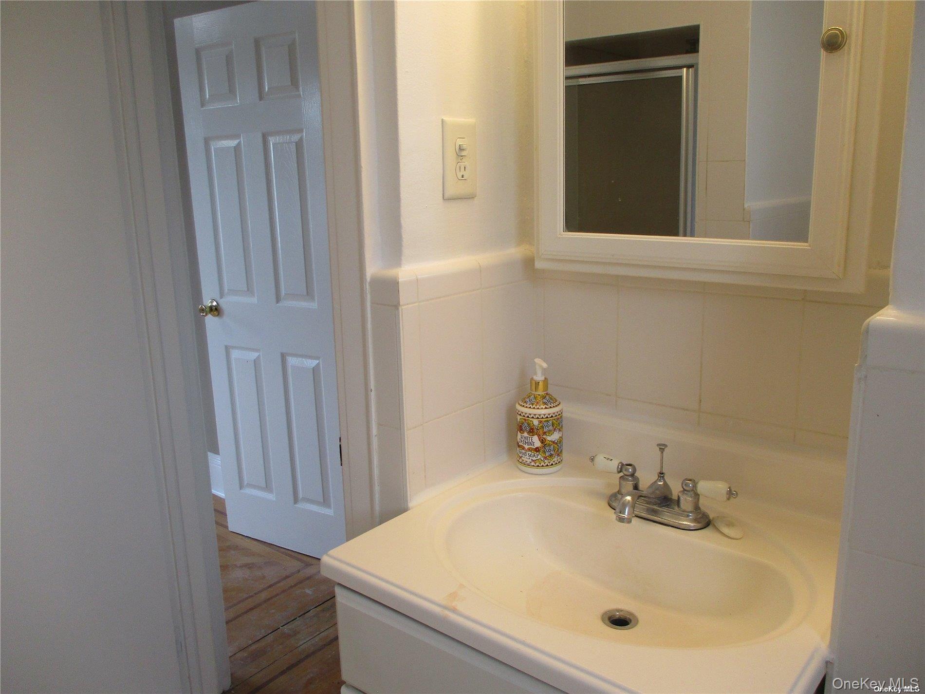 #3 photo, 127 Gordon Road, Valley Stream , NY 11581