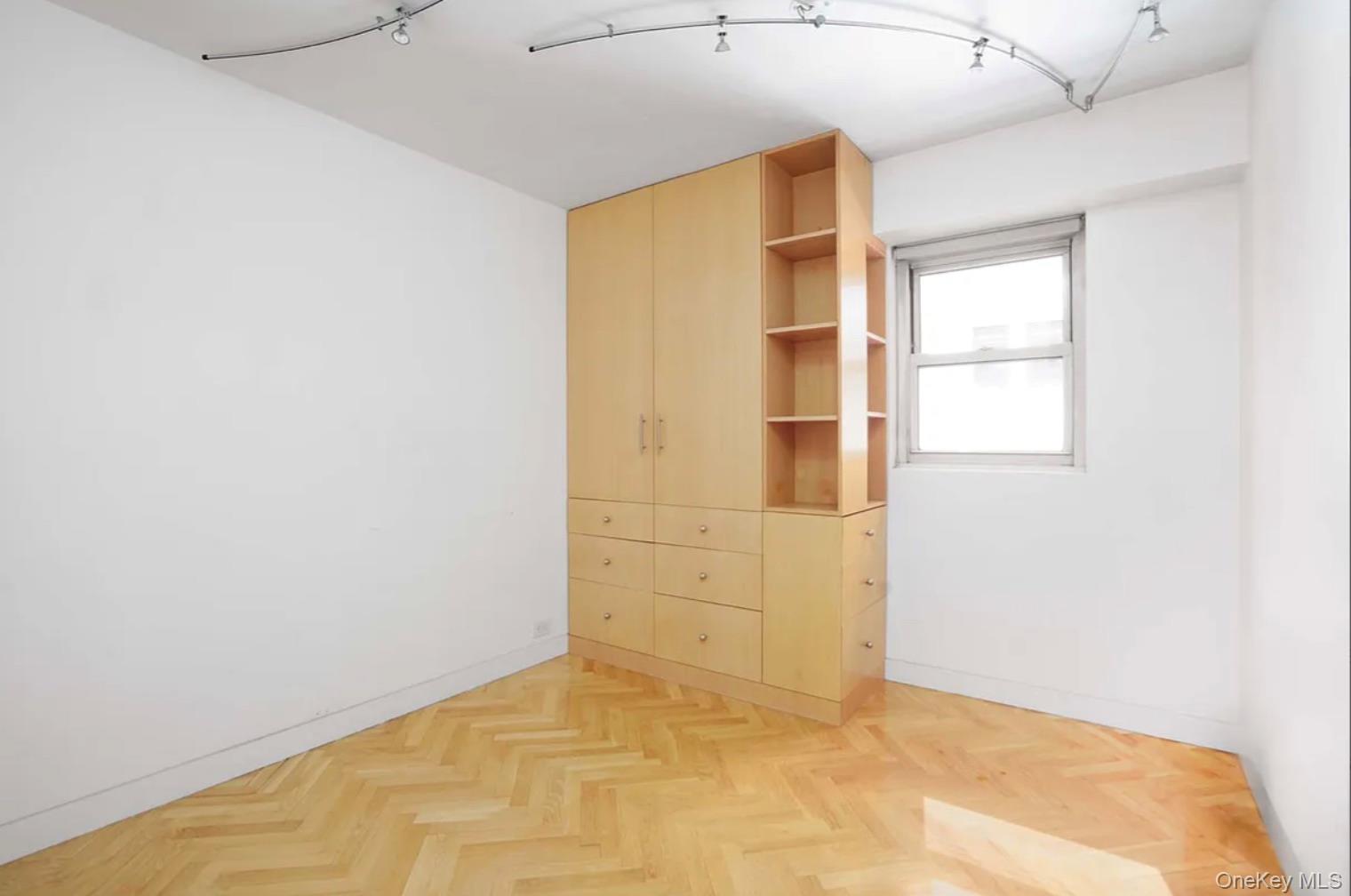 #12 photo, 153 East 57th, New York (Manhattan) , NY 10022