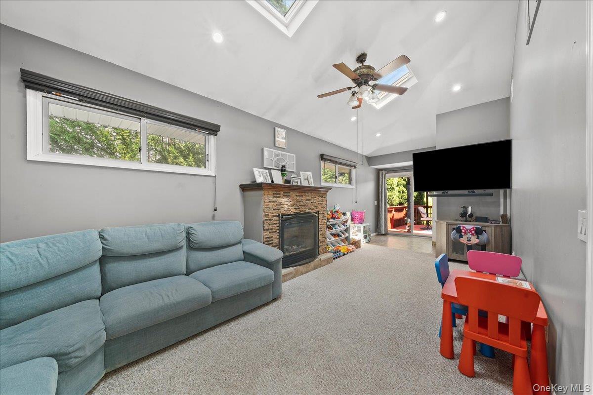 #10 photo, 291 W 4th Street, Deer Park , NY 11729