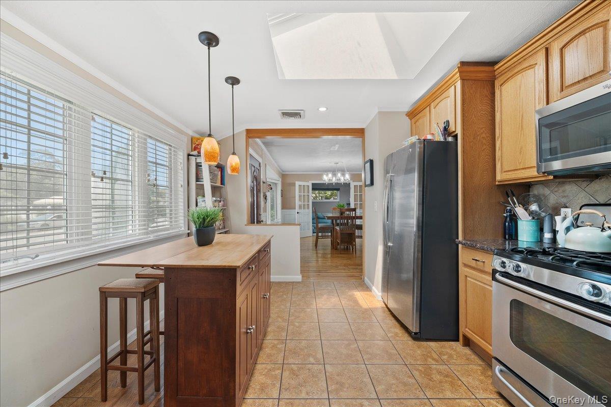 #6 photo, 291 W 4th Street, Deer Park , NY 11729