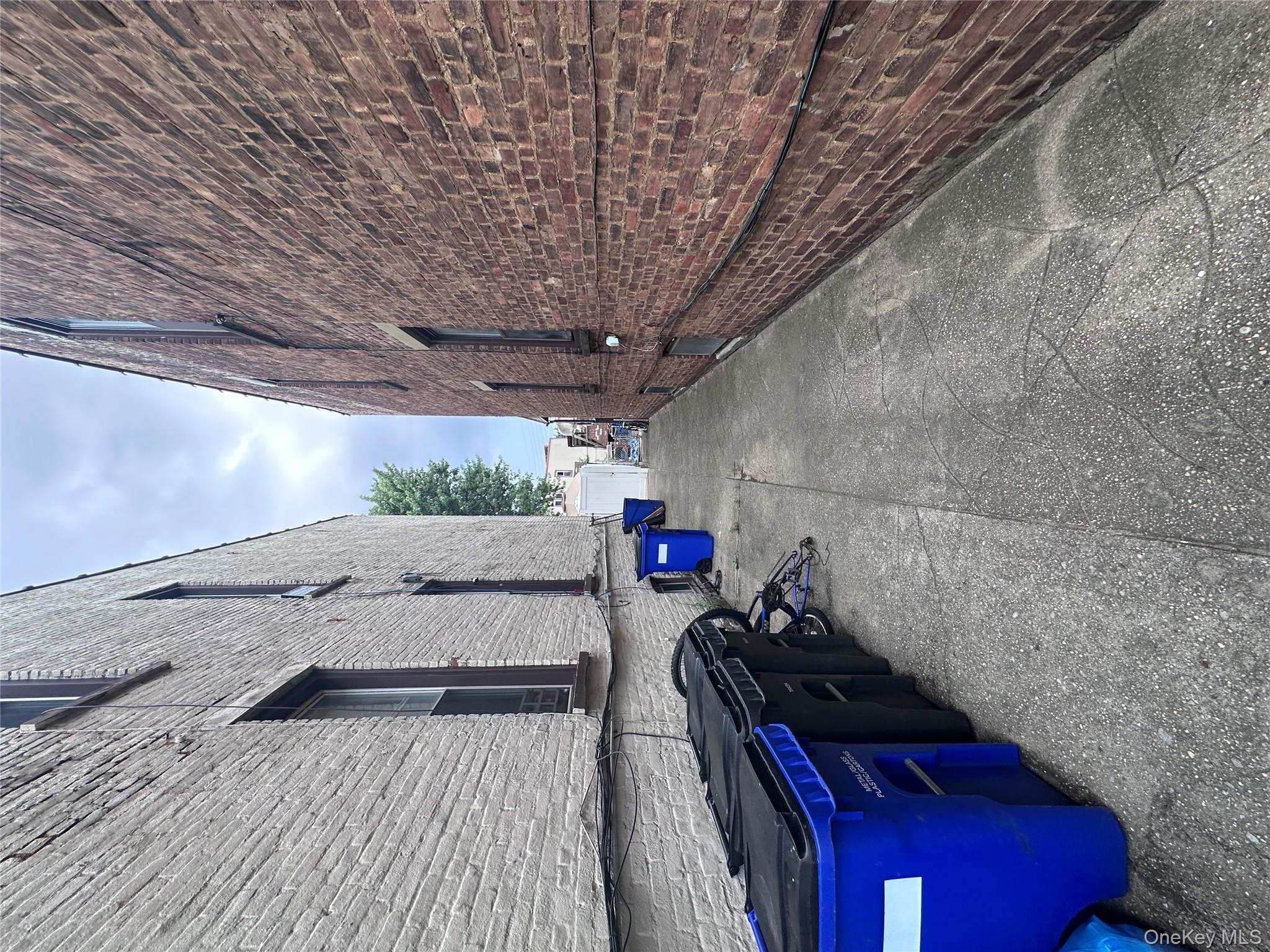 #4 photo, 10317 Plattwood Avenue, クイーンズ区 Ozone Park , NY 11417