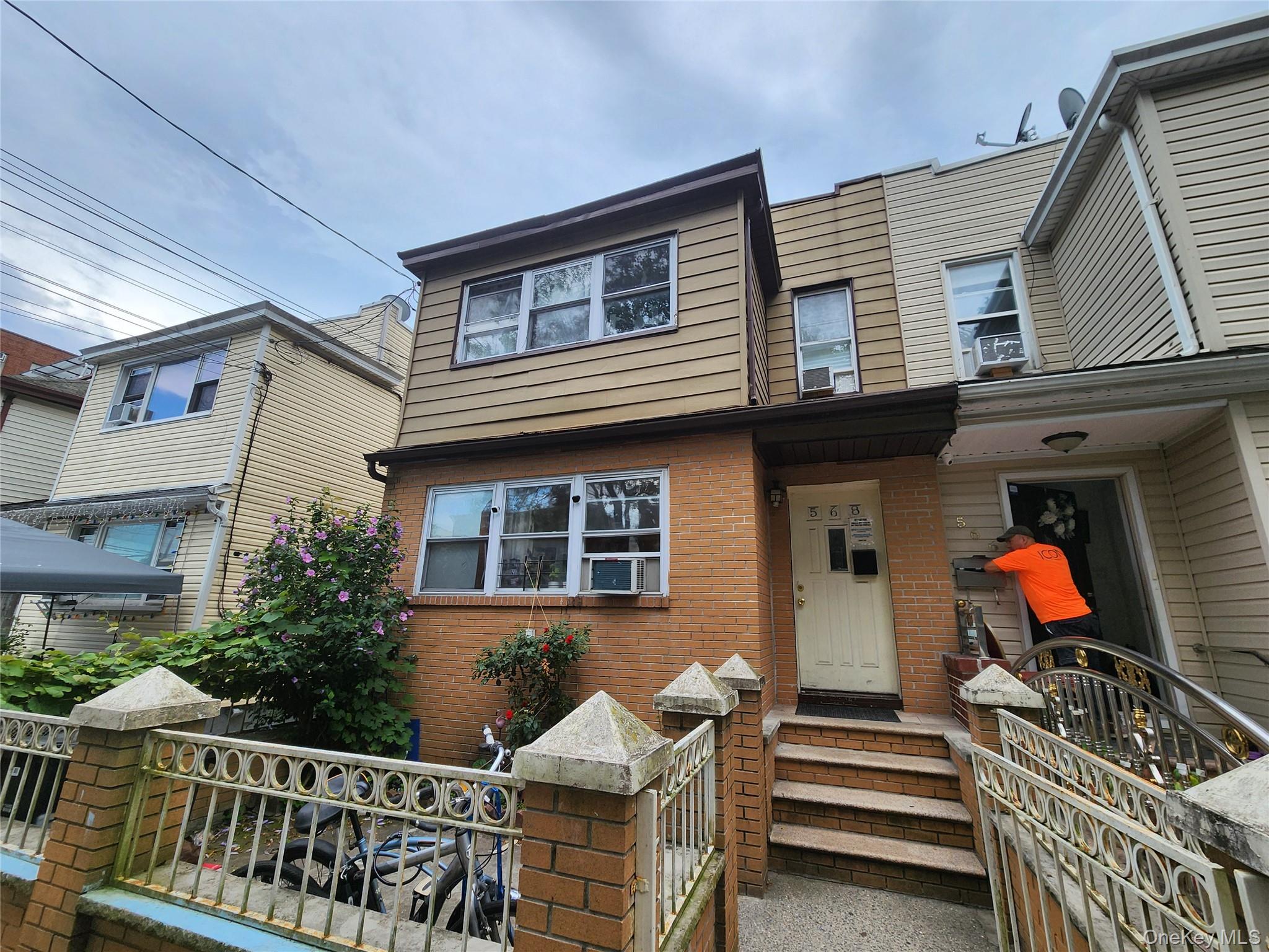 #1 photo, 568 Drew Street, 브루클린 Brooklyn , NY 11208