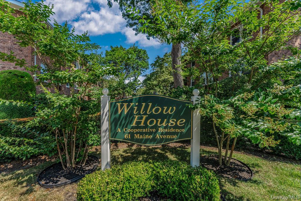 #1 photo, 61 Maine Avenue, ナッソー郡 Rockville Centre , NY 11570