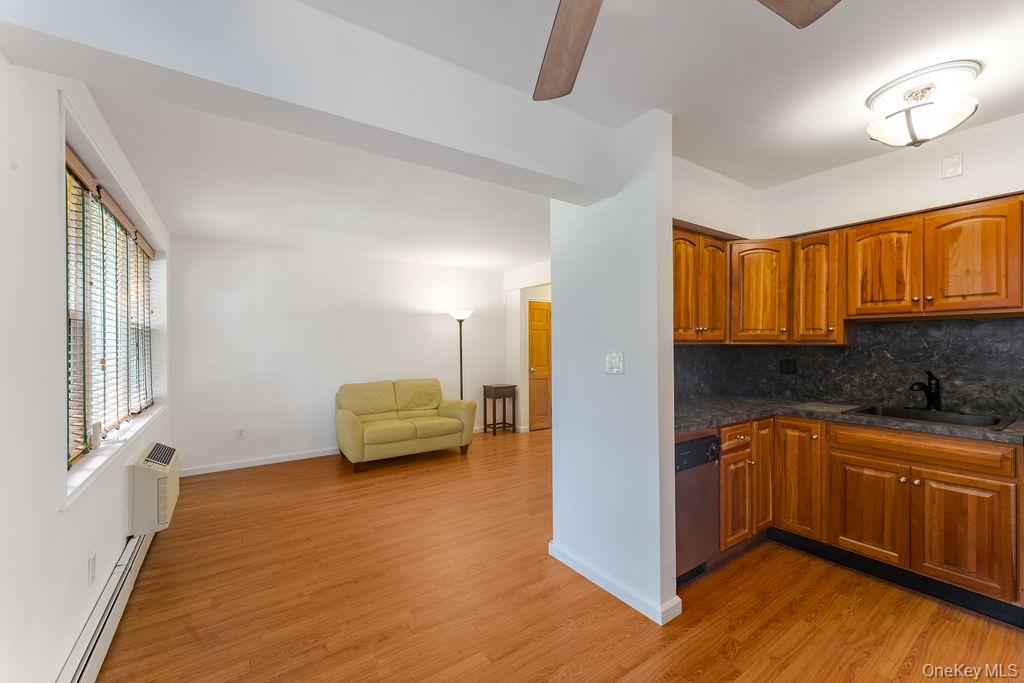 #11 photo, 61 Maine Avenue, ナッソー郡 Rockville Centre , NY 11570