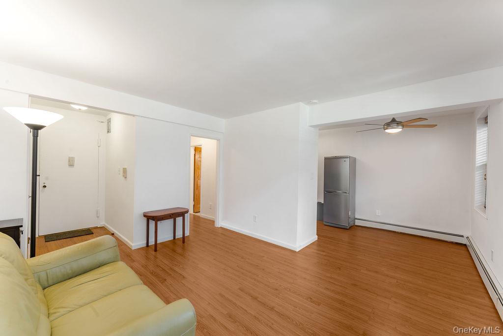 #4 photo, 61 Maine Avenue, ナッソー郡 Rockville Centre , NY 11570