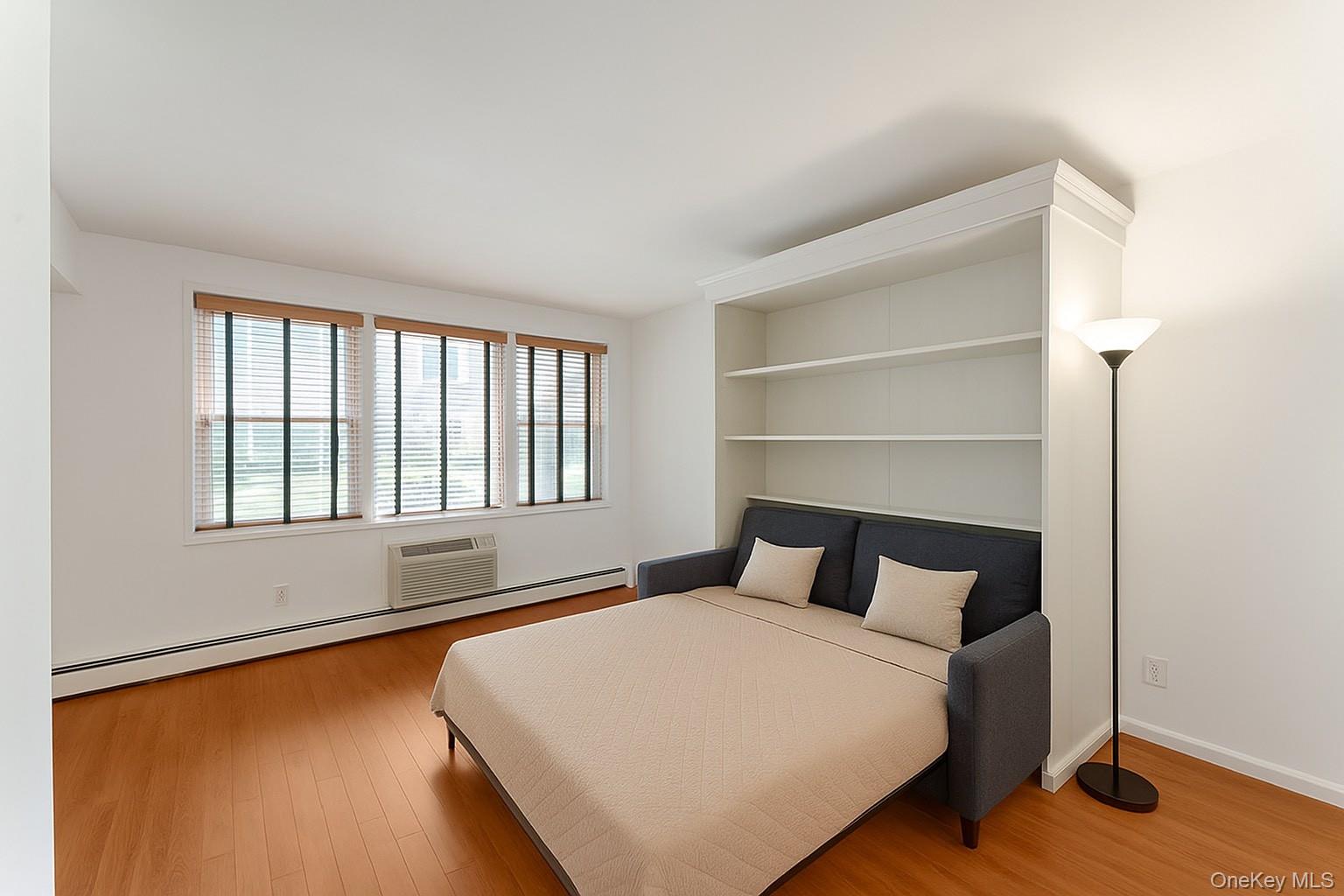 #6 photo, 61 Maine Avenue, ナッソー郡 Rockville Centre , NY 11570