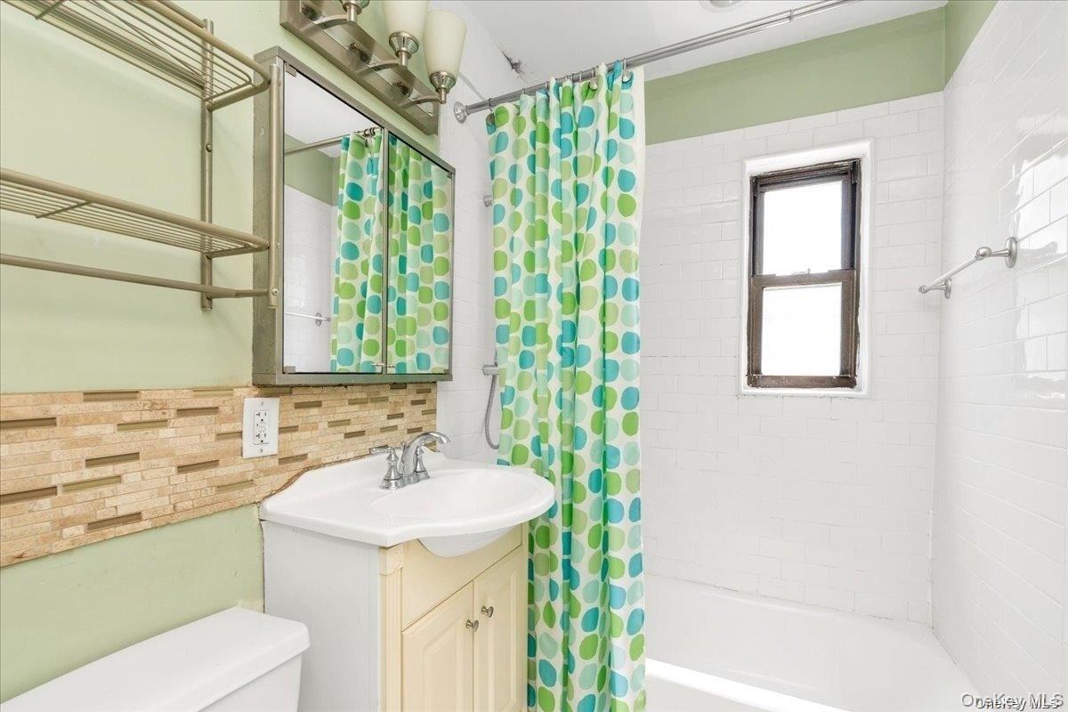 #12 photo, 1205 E Broadway, Hewlett , NY 11557