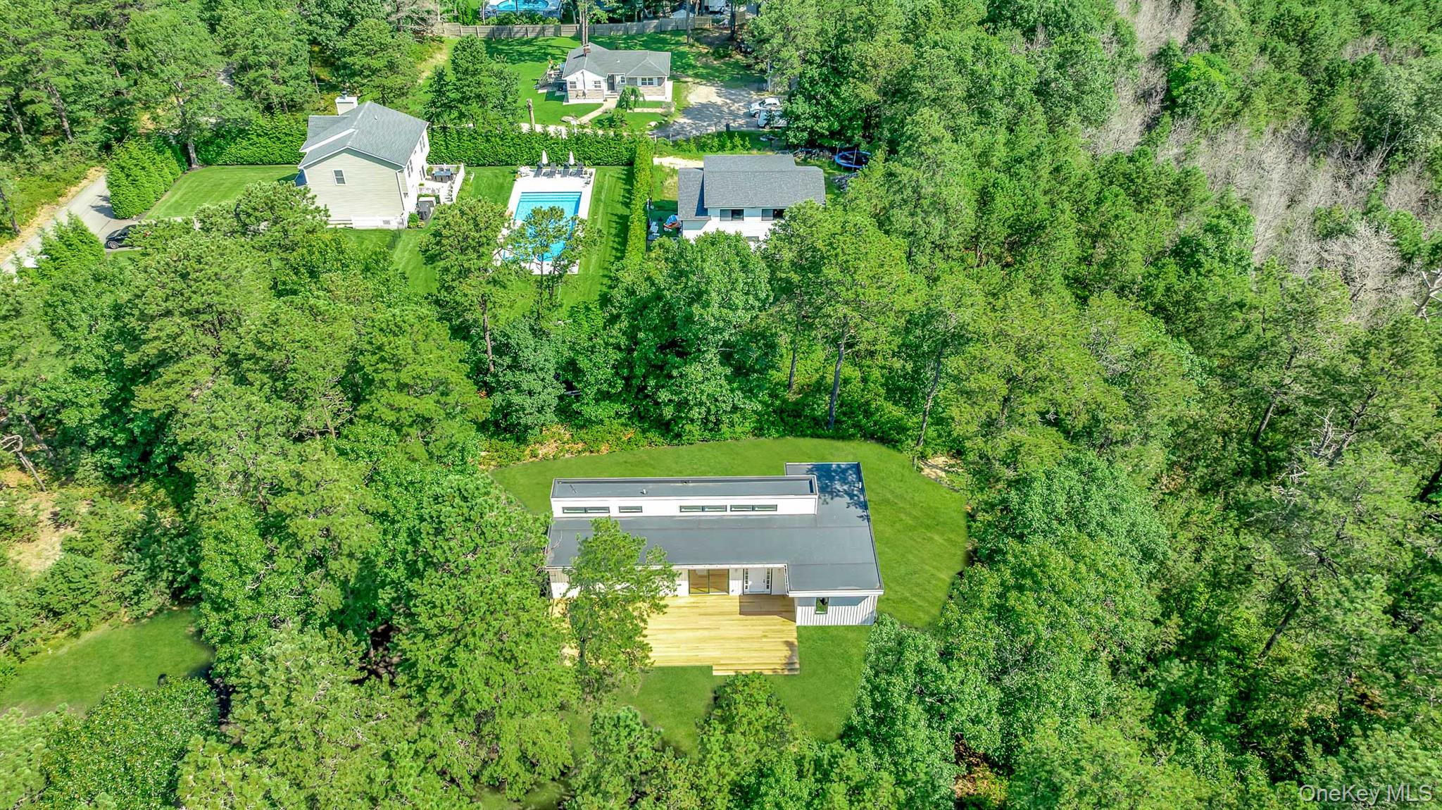 #1 photo, 518 Maple Avenue, سوفولك Flanders , NY 11901