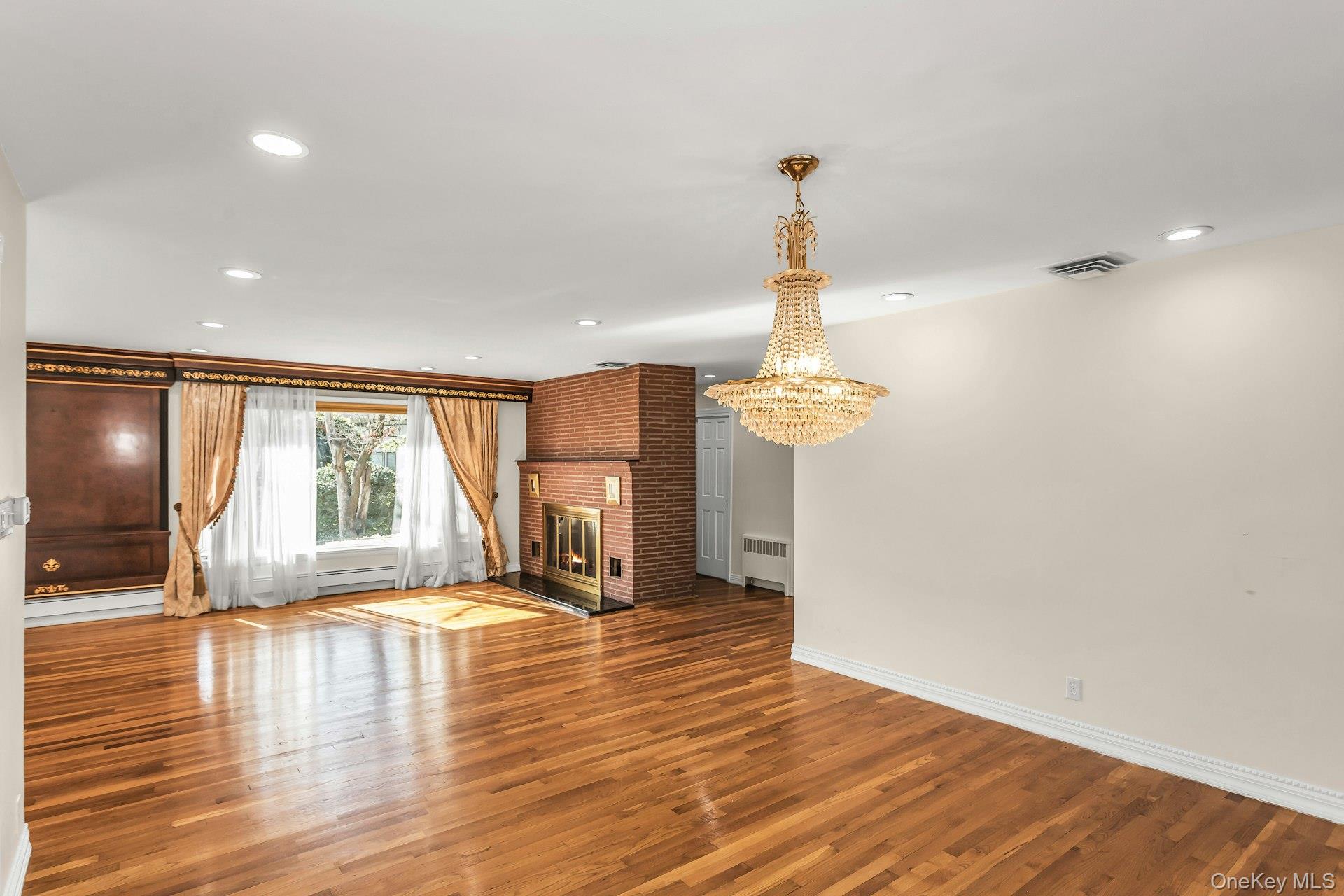 #10 photo, 260 Oakridge Lane, Albertson , NY 11507