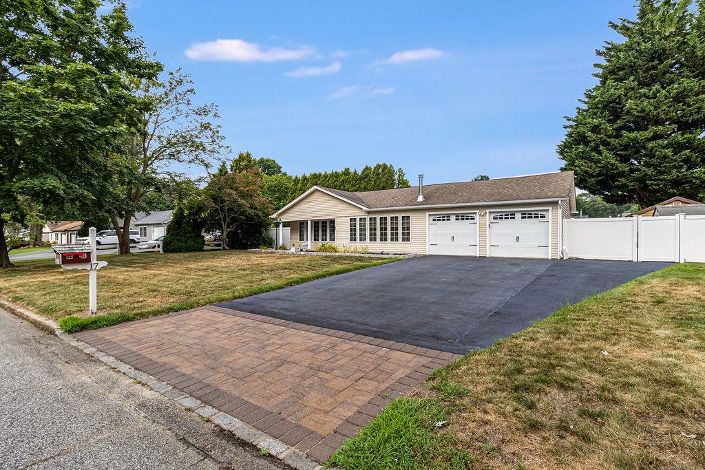 #1 photo, 17 Lillian Street, Port Jefferson Station , NY 11776