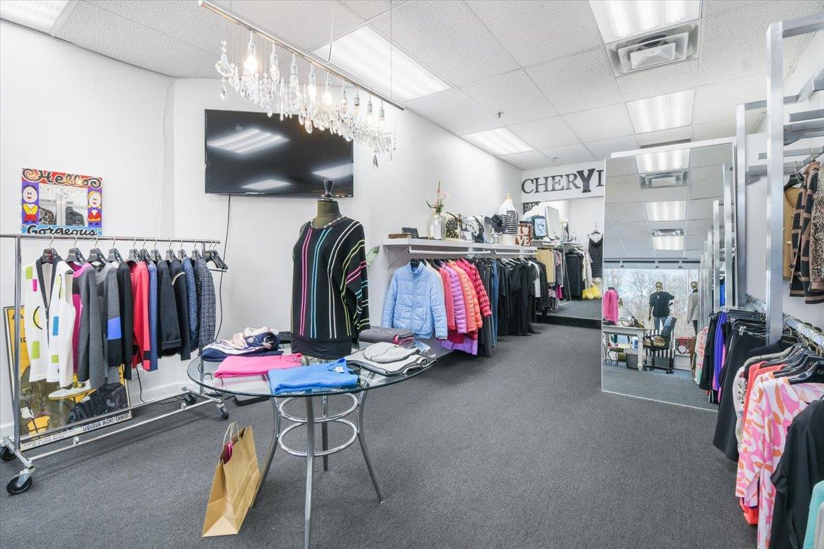 #5 photo, 1094 Wilmot Road, Scarsdale , NY 10583