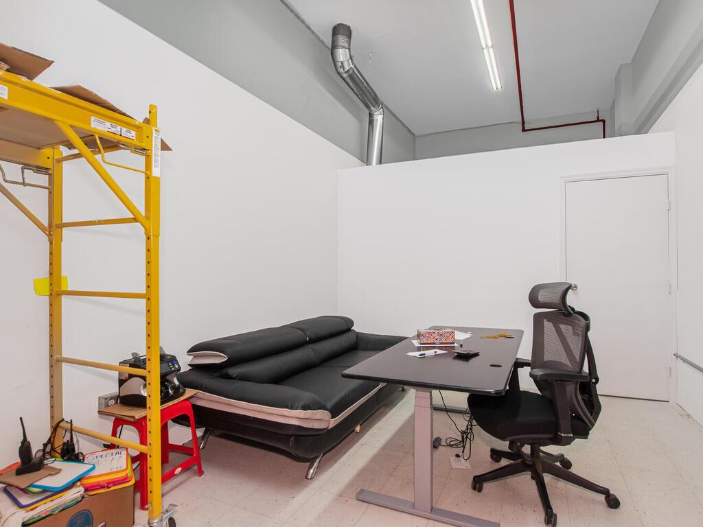 #9 photo, 369 E 204th Street, Bronx , NY 10467