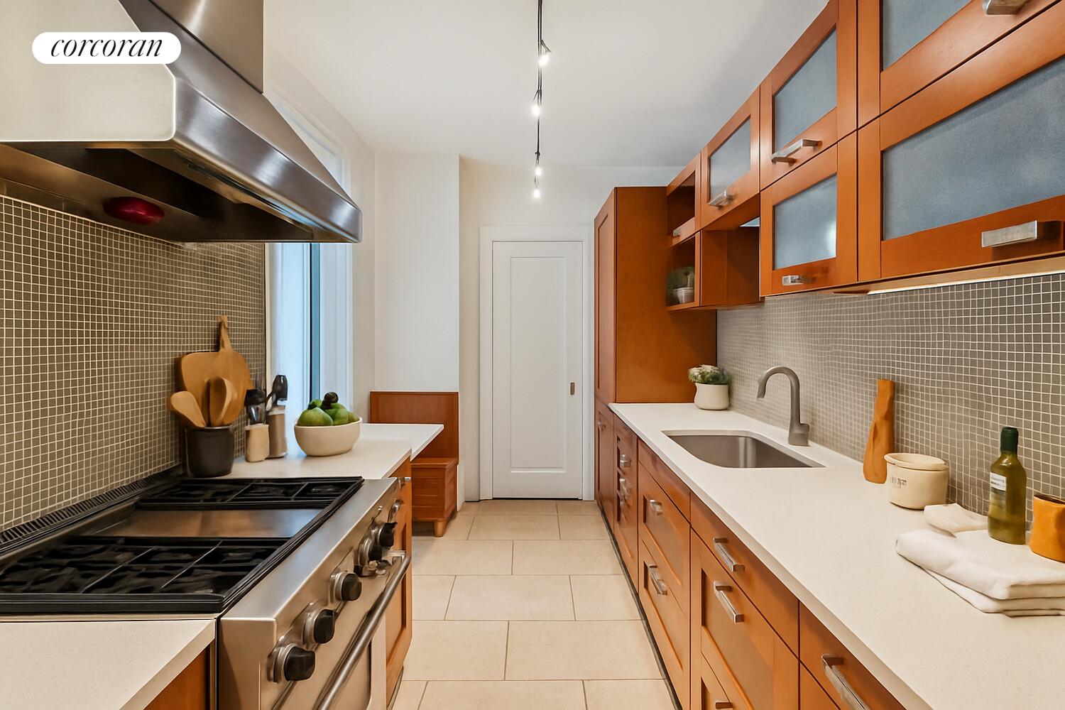 #4 photo, 146 E 49TH Street, マンハッタン Turtle Bay , NY 10017