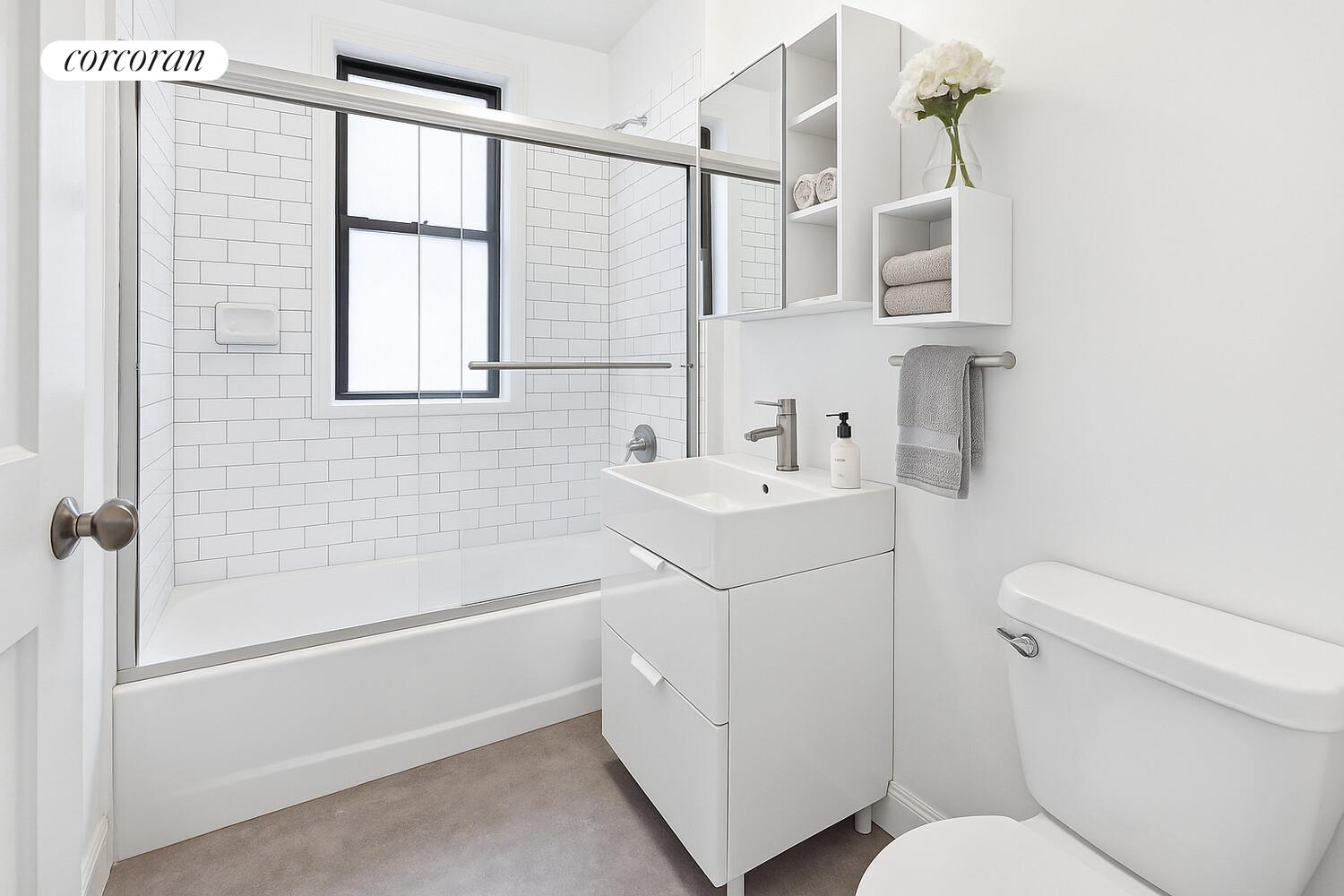 #8 photo, 146 E 49TH Street, マンハッタン Turtle Bay , NY 10017