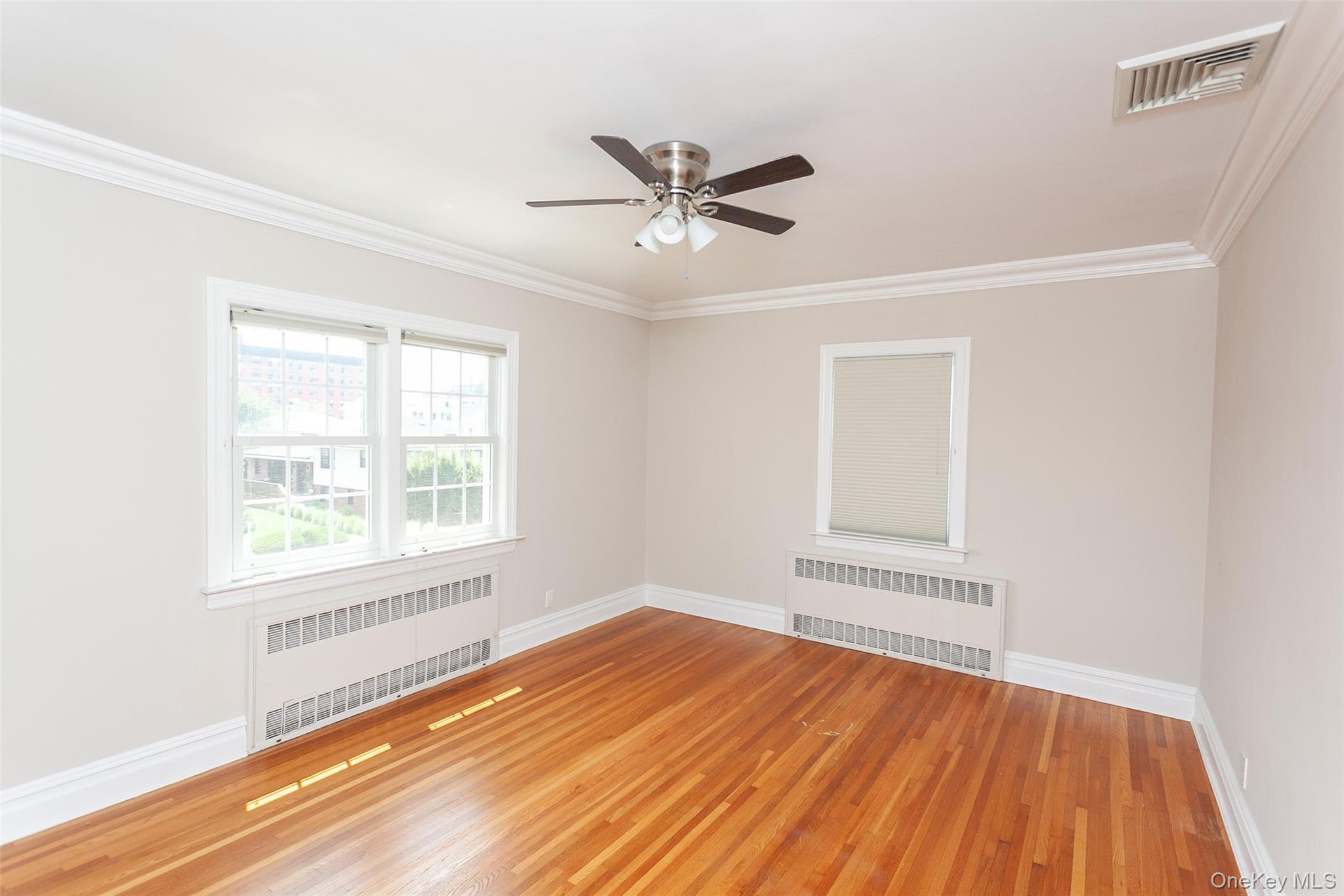 #20 photo, 355 E Beech Street, ナッソー郡 Long Beach , NY 11561