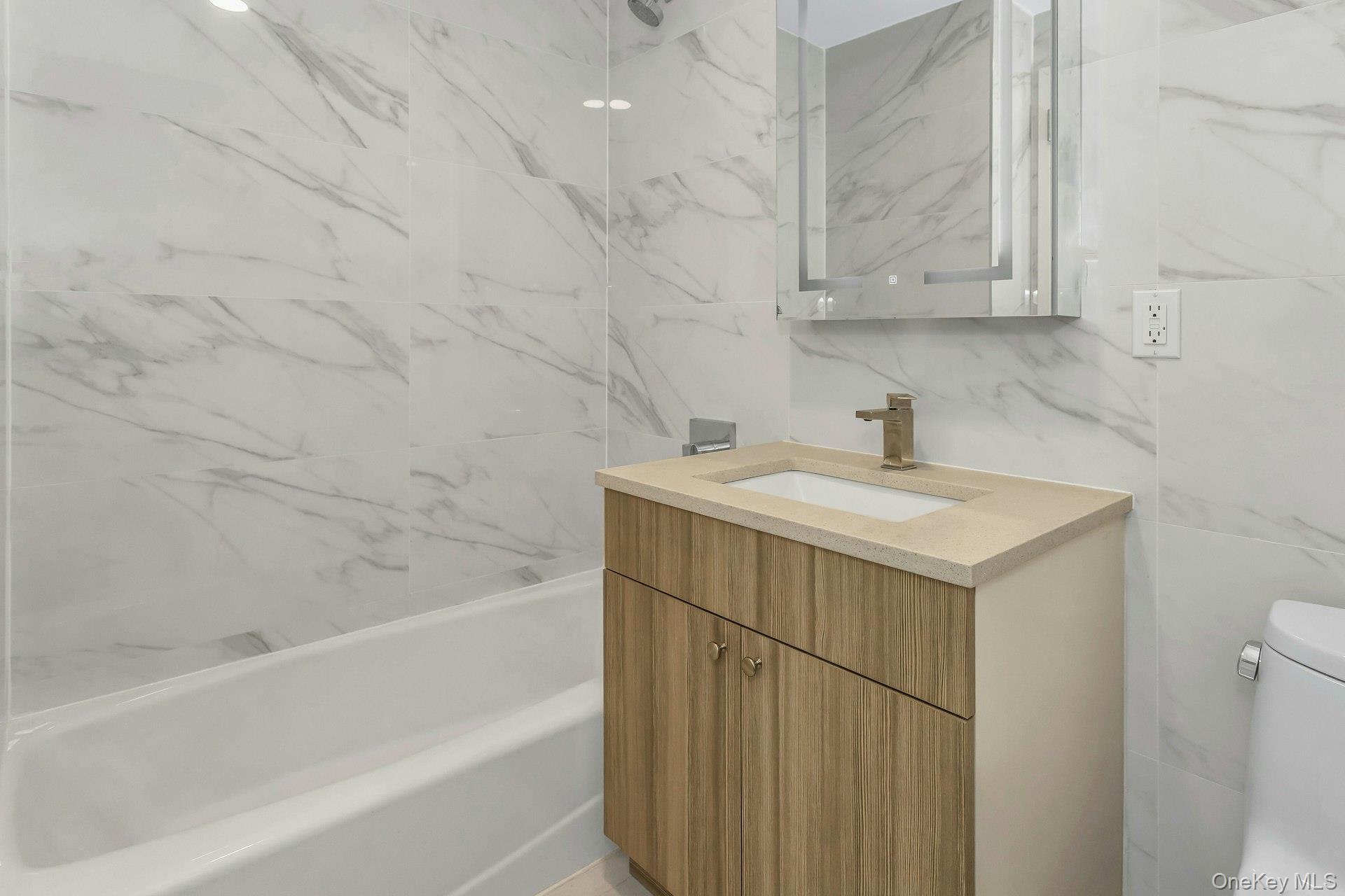 #11 photo, 88-08 Justice Avenue, クイーンズ区 Elmhurst , NY 11373