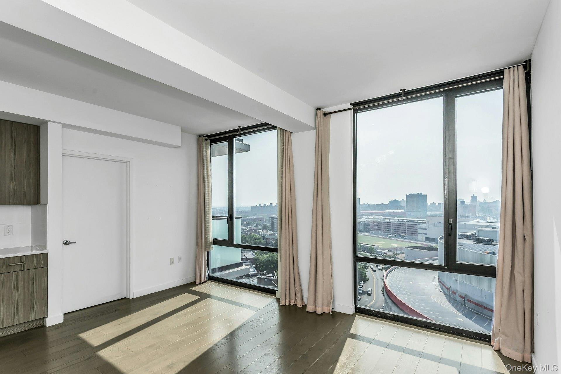 #4 photo, 88-08 Justice Avenue, クイーンズ区 Elmhurst , NY 11373