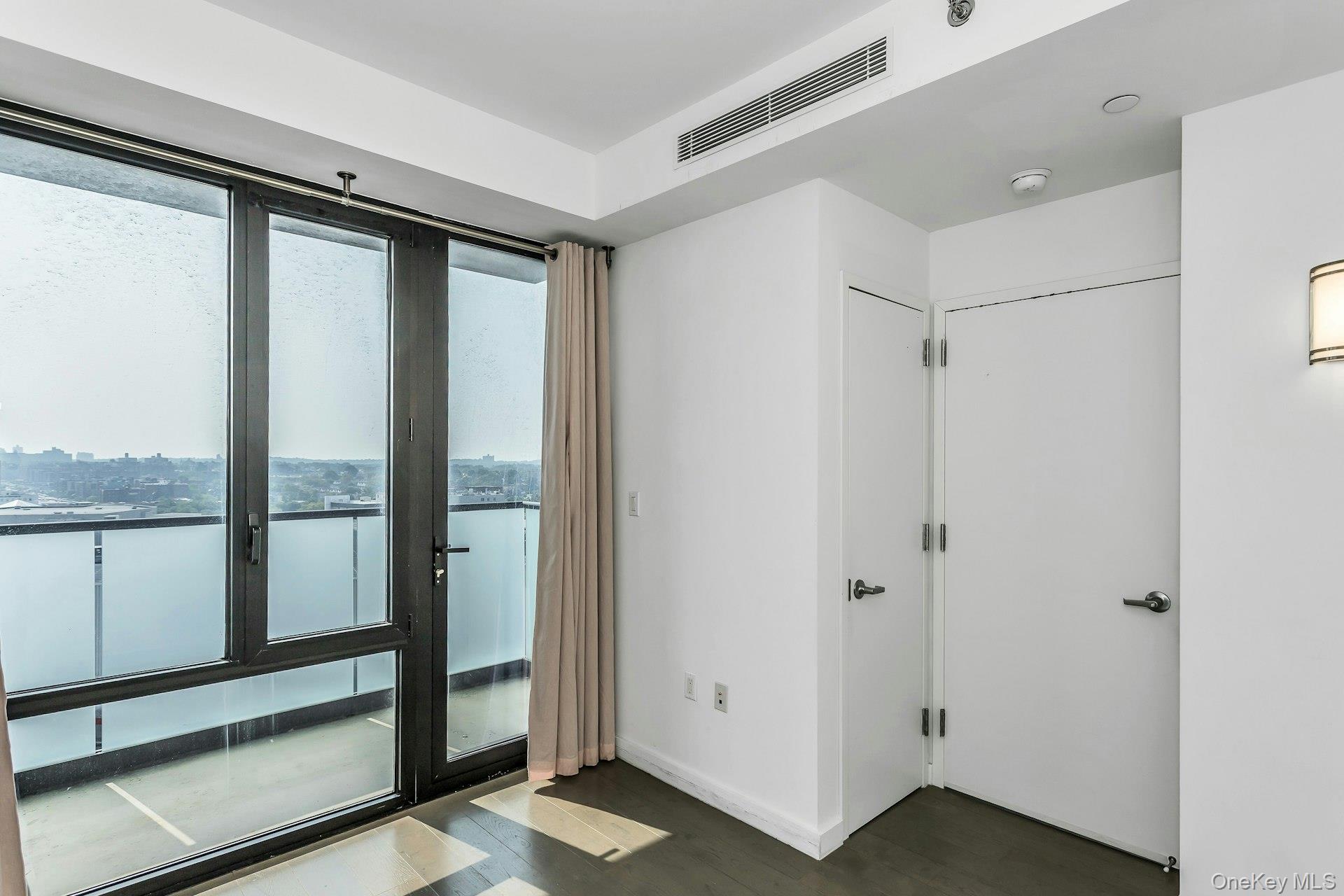 #9 photo, 88-08 Justice Avenue, クイーンズ区 Elmhurst , NY 11373