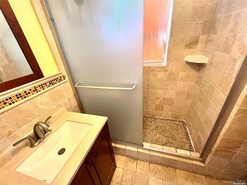 #17 photo, 217 Hillside Avenue, New Hyde Park , NY 11040