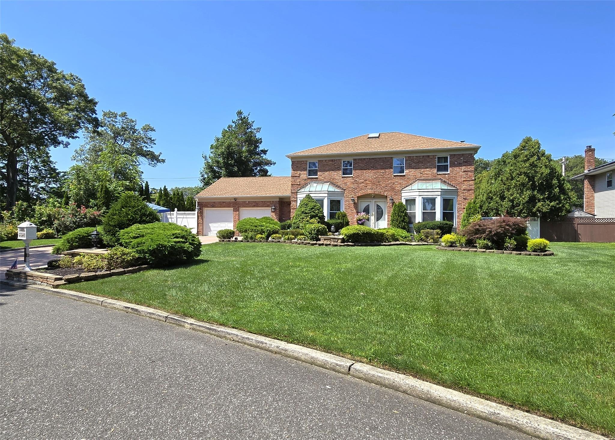 #1 photo, 29 Charlemagne Drive, सफ़ोक काउंटी Nesconset , NY 11767